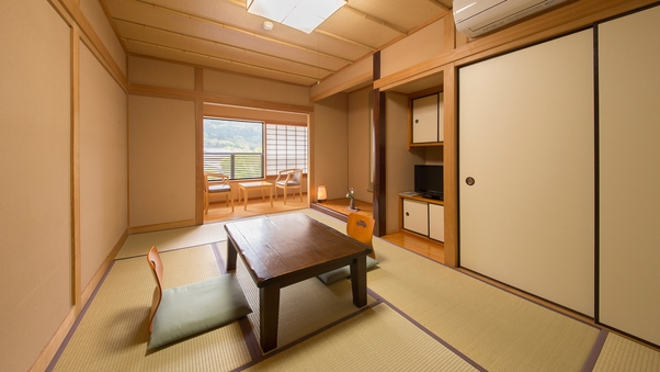 由布岳の見える和室。畳敷きの純日本間１０畳。[禁煙]